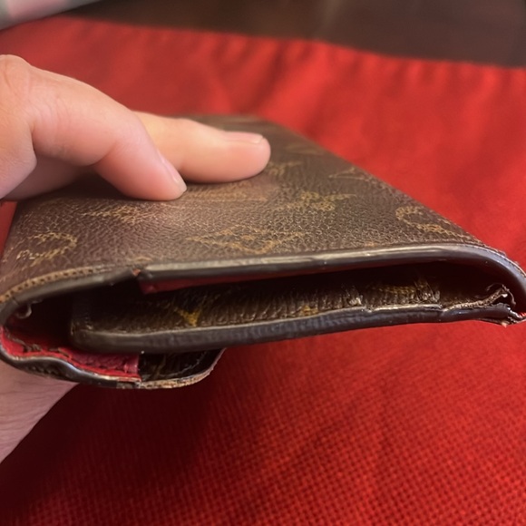 🧚🏻‍♂️CLERANCE 🧚🏻‍♂️Authentic wallet Louis Vuitton needs tlc - Picture 3 of 12